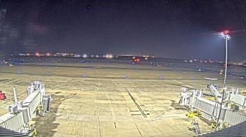 Weather camera view of Lake Charles Rgnl Arpt terminal bldg.