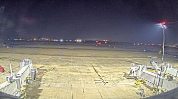 Weather camera view of Lake Charles Rgnl Arpt terminal bldg.