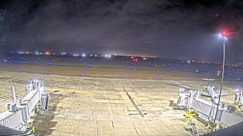 Weather camera view of Lake Charles Rgnl Arpt terminal bldg.