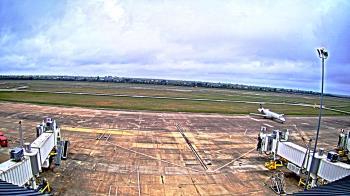 Weather camera view of Lake Charles Rgnl Arpt terminal bldg.
