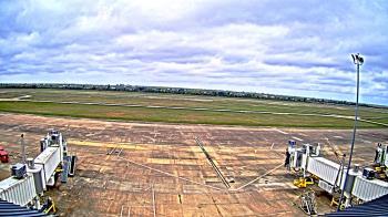 Weather camera view of Lake Charles Rgnl Arpt terminal bldg.