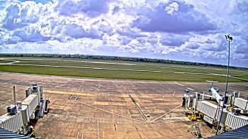 Weather camera view of Lake Charles Rgnl Arpt terminal bldg.