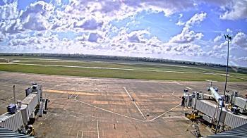 Weather camera view of Lake Charles Rgnl Arpt terminal bldg.