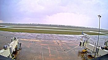 Weather camera view of Lake Charles Rgnl Arpt terminal bldg.