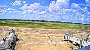 Weather camera view of Lake Charles Rgnl Arpt terminal bldg.