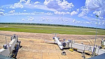 Weather camera view of Lake Charles Rgnl Arpt terminal bldg.