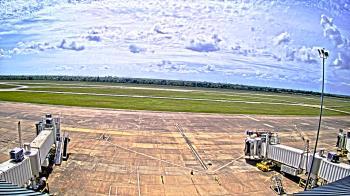 Weather camera view of Lake Charles Rgnl Arpt terminal bldg.