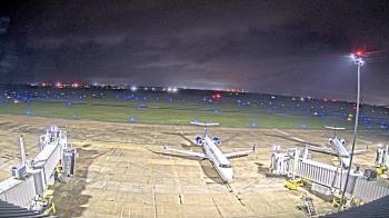 Weather camera view of Lake Charles Rgnl Arpt terminal bldg.