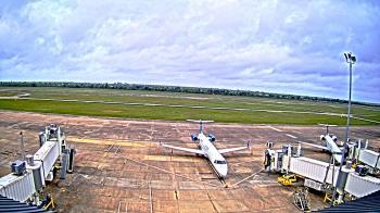 Weather camera view of Lake Charles Rgnl Arpt terminal bldg.