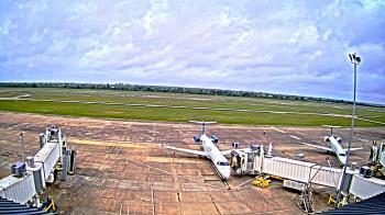 Weather camera view of Lake Charles Rgnl Arpt terminal bldg.