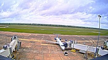 Weather camera view of Lake Charles Rgnl Arpt terminal bldg.