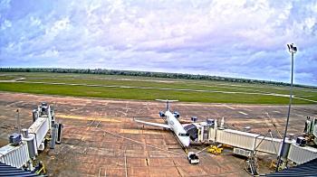 Weather camera view of Lake Charles Rgnl Arpt terminal bldg.