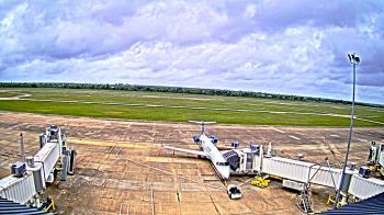 Weather camera view of Lake Charles Rgnl Arpt terminal bldg.