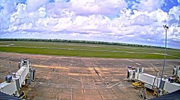 Weather camera view of Lake Charles Rgnl Arpt terminal bldg.