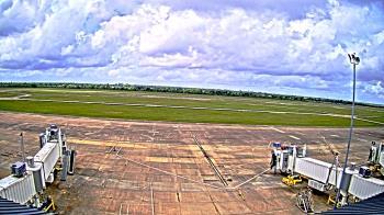 Weather camera view of Lake Charles Rgnl Arpt terminal bldg.