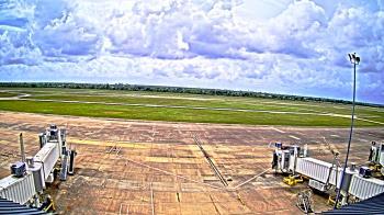 Weather camera view of Lake Charles Rgnl Arpt terminal bldg.