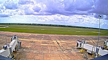 Weather camera view of Lake Charles Rgnl Arpt terminal bldg.