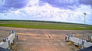 Weather camera view of Lake Charles Rgnl Arpt terminal bldg.
