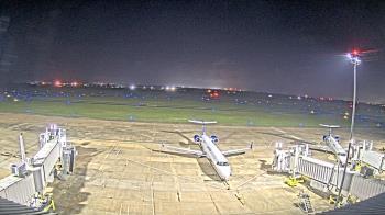 Weather camera view of Lake Charles Rgnl Arpt terminal bldg.