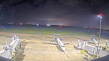 Weather camera view of Lake Charles Rgnl Arpt terminal bldg.