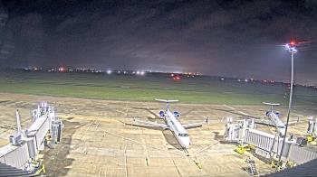 Weather camera view of Lake Charles Rgnl Arpt terminal bldg.