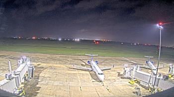 Weather camera view of Lake Charles Rgnl Arpt terminal bldg.