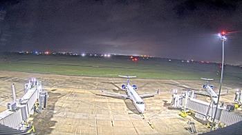 Weather camera view of Lake Charles Rgnl Arpt terminal bldg.