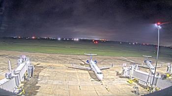 Weather camera view of Lake Charles Rgnl Arpt terminal bldg.