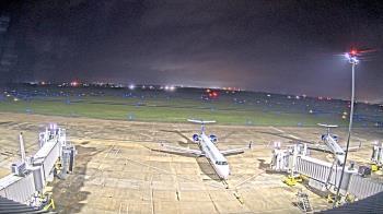 Weather camera view of Lake Charles Rgnl Arpt terminal bldg.