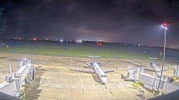 Weather camera view of Lake Charles Rgnl Arpt terminal bldg.