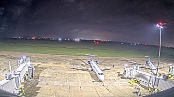 Weather camera view of Lake Charles Rgnl Arpt terminal bldg.