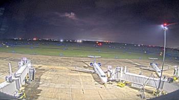 Weather camera view of Lake Charles Rgnl Arpt terminal bldg.