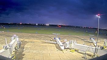 Weather camera view of Lake Charles Rgnl Arpt terminal bldg.