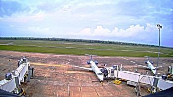 Weather camera view of Lake Charles Rgnl Arpt terminal bldg.