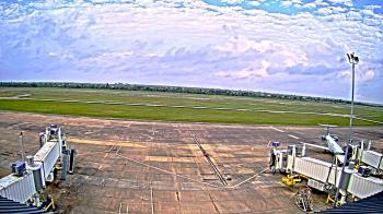 Weather camera view of Lake Charles Rgnl Arpt terminal bldg.