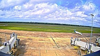 Weather camera view of Lake Charles Rgnl Arpt terminal bldg.