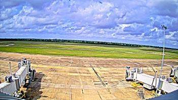 Weather camera view of Lake Charles Rgnl Arpt terminal bldg.