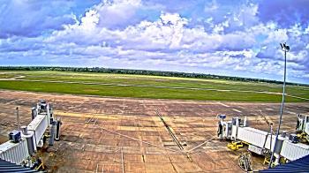 Weather camera view of Lake Charles Rgnl Arpt terminal bldg.