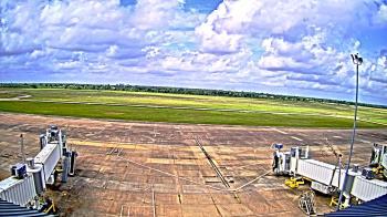 Weather camera view of Lake Charles Rgnl Arpt terminal bldg.