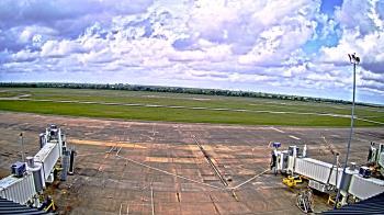 Weather camera view of Lake Charles Rgnl Arpt terminal bldg.