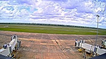 Weather camera view of Lake Charles Rgnl Arpt terminal bldg.