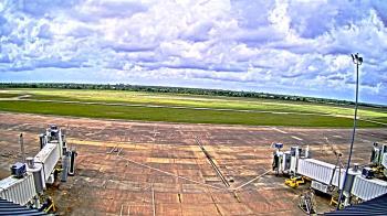 Weather camera view of Lake Charles Rgnl Arpt terminal bldg.