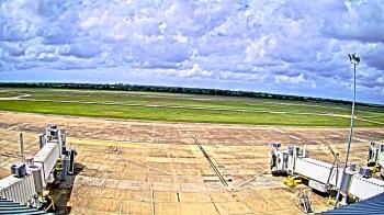 Weather camera view of Lake Charles Rgnl Arpt terminal bldg.