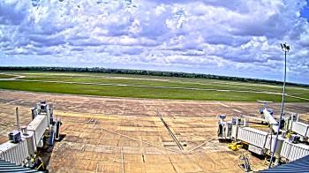Weather camera view of Lake Charles Rgnl Arpt terminal bldg.