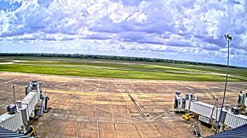 Weather camera view of Lake Charles Rgnl Arpt terminal bldg.