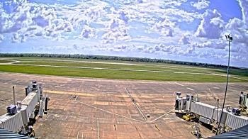 Weather camera view of Lake Charles Rgnl Arpt terminal bldg.