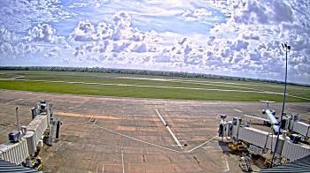Weather camera view of Lake Charles Rgnl Arpt terminal bldg.