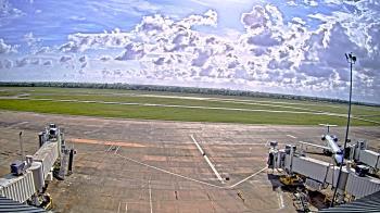 Weather camera view of Lake Charles Rgnl Arpt terminal bldg.