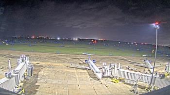 Weather camera view of Lake Charles Rgnl Arpt terminal bldg.