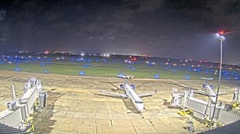 Weather camera view of Lake Charles Rgnl Arpt terminal bldg.